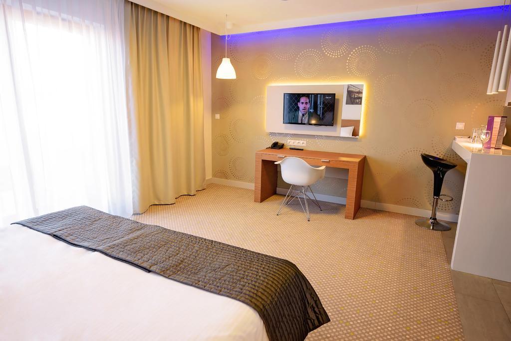Aparthotel Invite Breslavia Habitación foto